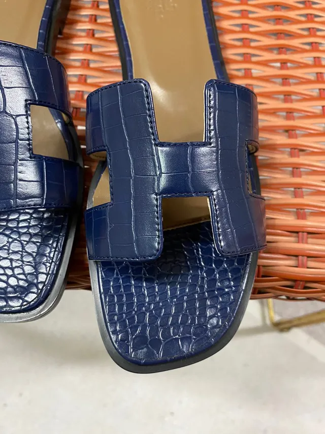 Hermès Oran Navy Crocodile-Embossed H-Strap Slippers 5