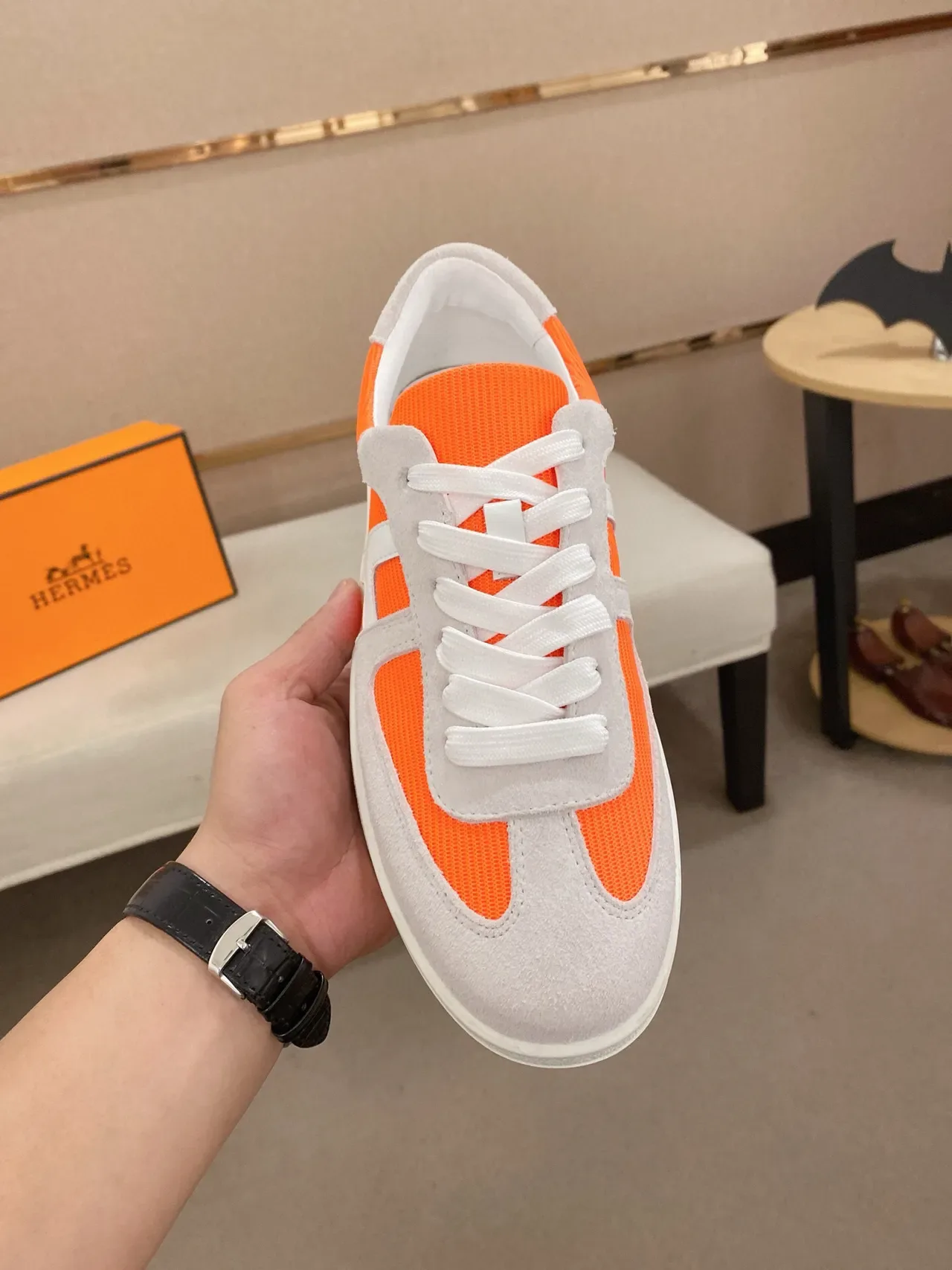 Hermès Sneakers Lifestyle Orange Gris Basse en Daim et Maille 2
