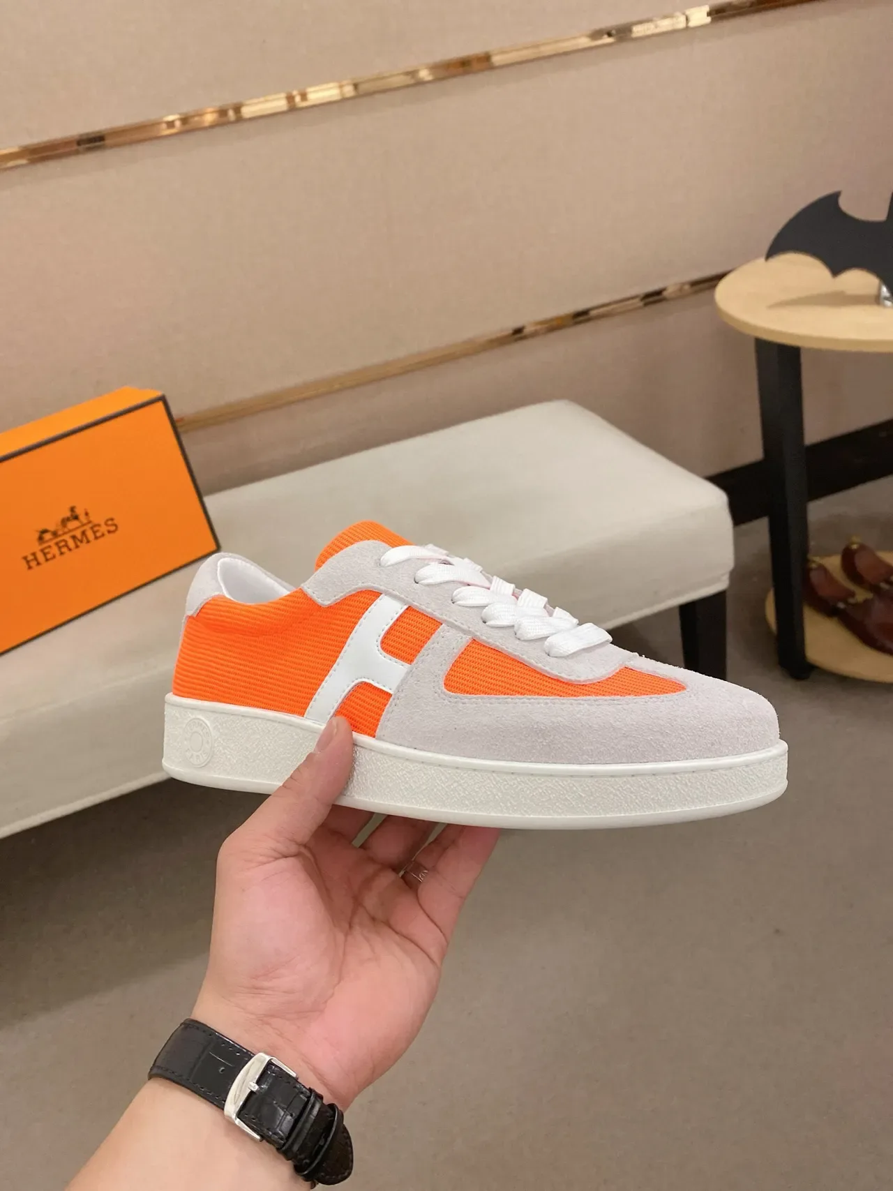 Hermès Sneakers Lifestyle Orange Gris Basse en Daim et Maille 4