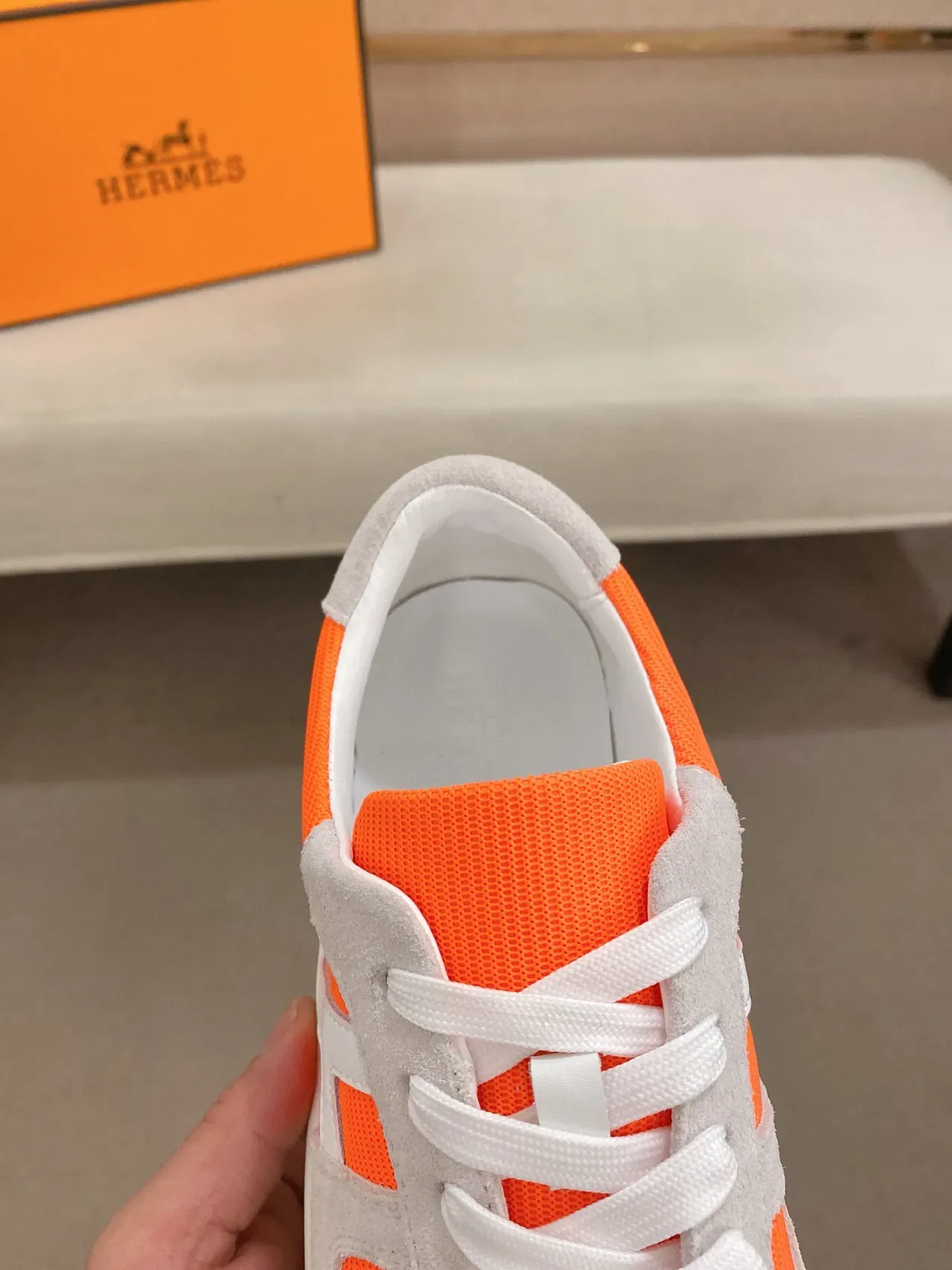 Hermès Sneakers Lifestyle Orange Gris Basse en Daim et Maille 6