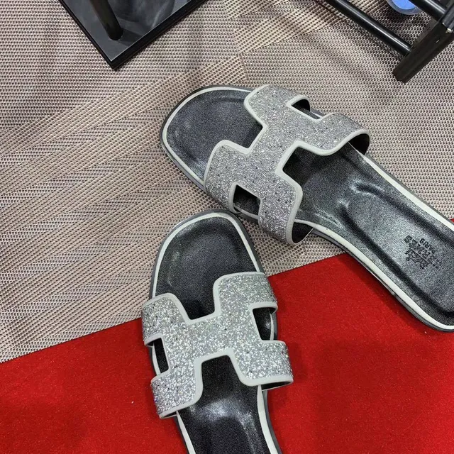 Hermès Silver White Glitter Strap H-Shaped Buckle Slippers 2