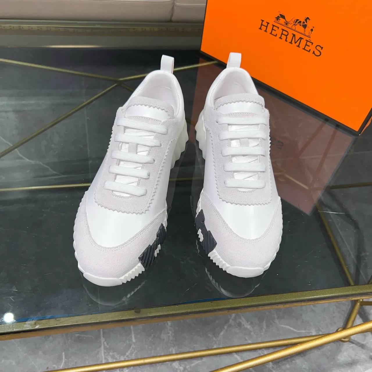 Hermès White Orange semelle sculptée à crêtes contrastante daim et cuir lisse panneaux baskets lifestyle 7