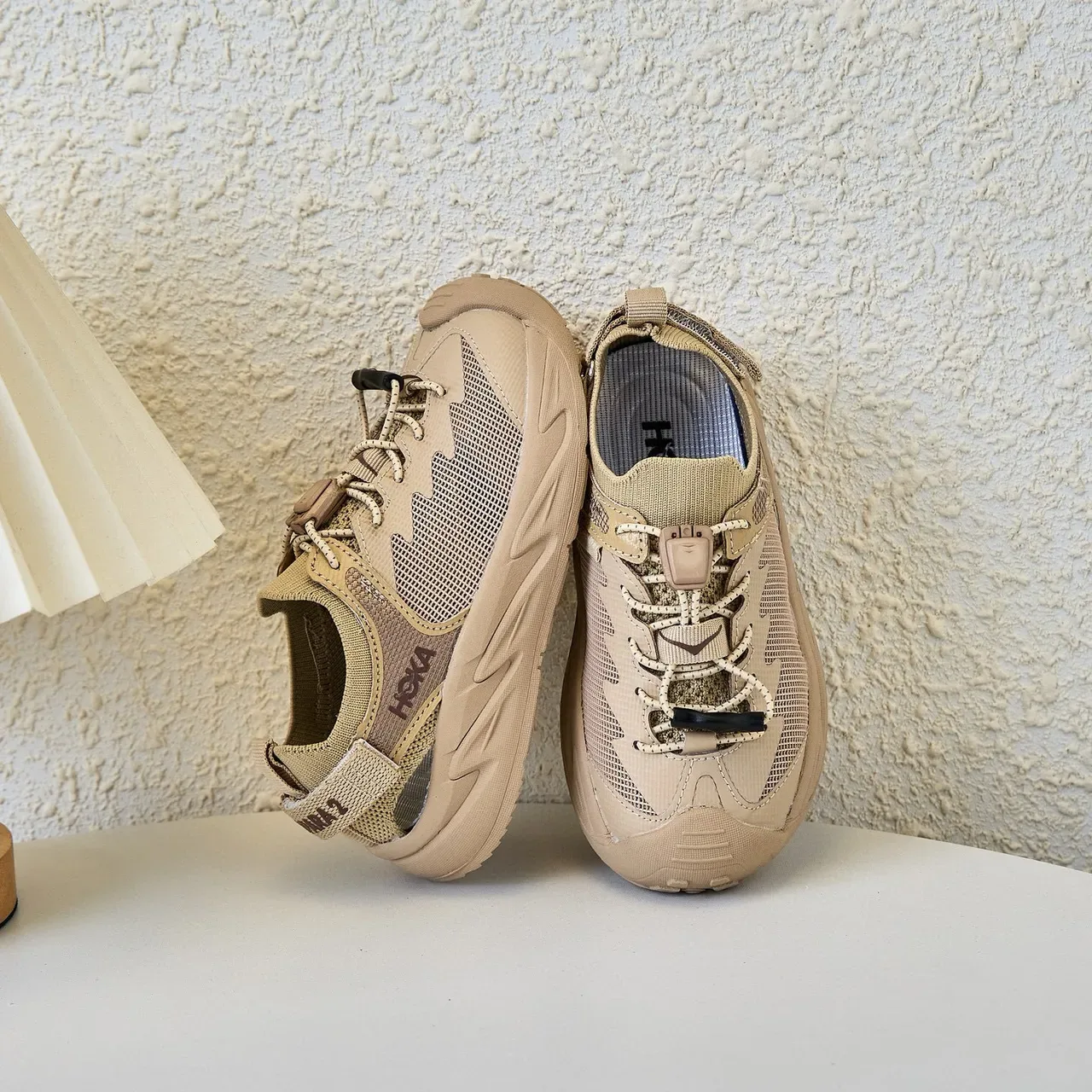 Hoka Noir Gris Mèche Supérieure Semelle Intermédiaire Caoutchouc Sculpté Sneakers Lifestyle 5