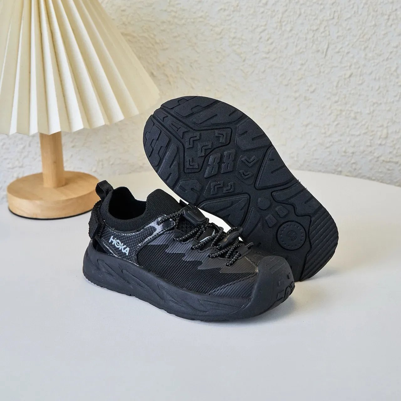 Hoka Noir Gris Mèche Supérieure Semelle Intermédiaire Caoutchouc Sculpté Sneakers Lifestyle 14