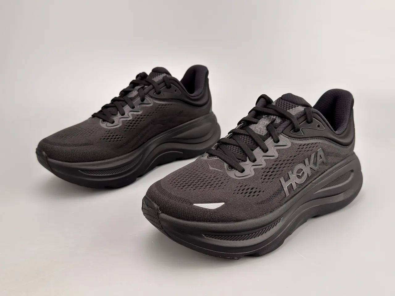 Hoka Clifton Preto Monocromo Malha Engenheirada Superior Tênis de Running 7