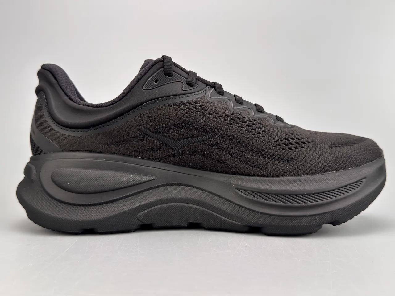 Hoka Clifton Preto Monocromo Malha Engenheirada Superior Tênis de Running 10