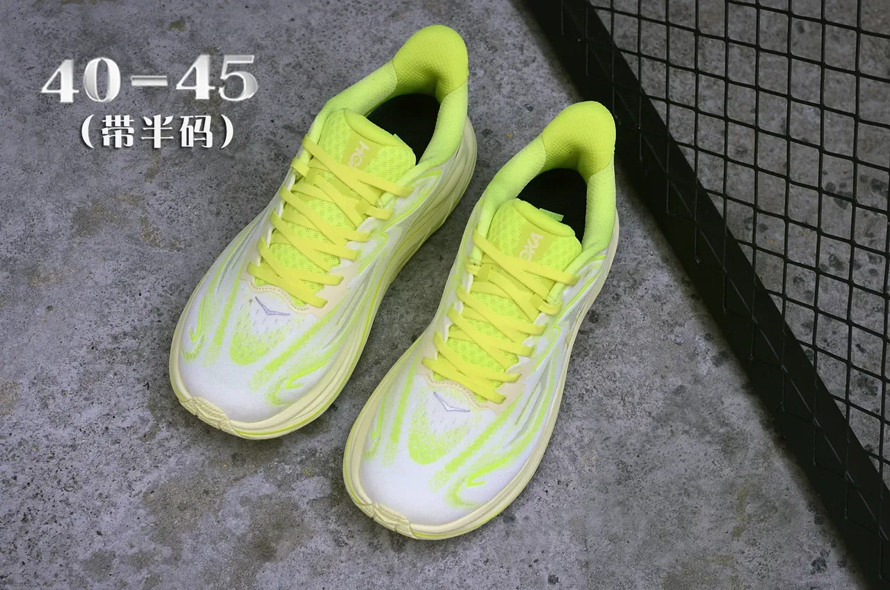 Hoka Branco Amarelo Upper de Malha Engenhada Acentos Neon Tênis de Corrida 4