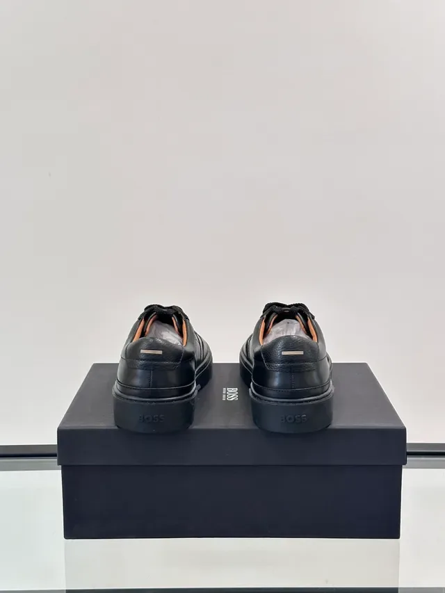 Hugo Boss Chaussures Lifestyle Noires et Brunes en Cuir avec embout perforé 3
