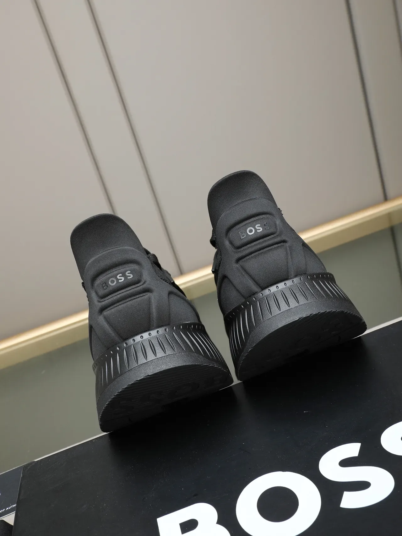 Hugo Boss Tênis Lifestyle com Upper de Malha Preto e Sola Escultórica 4