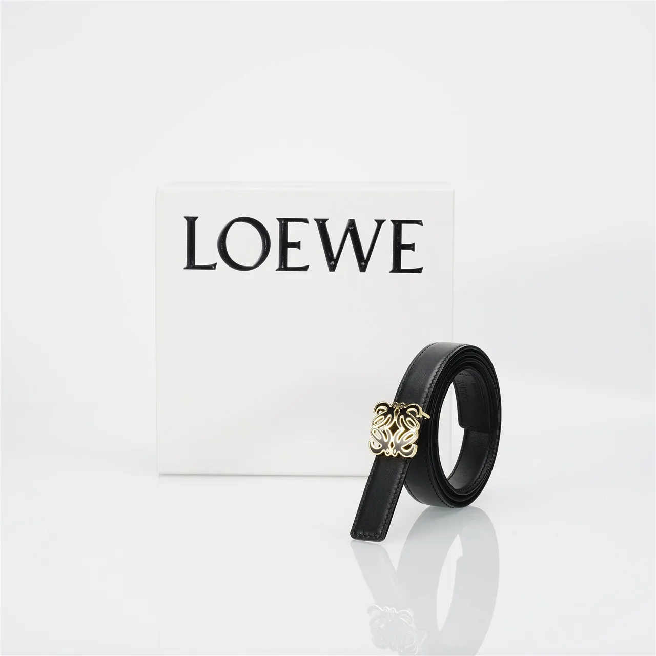 Loewe Anagram Belt Ceinture noir or boucle fine cuir 4