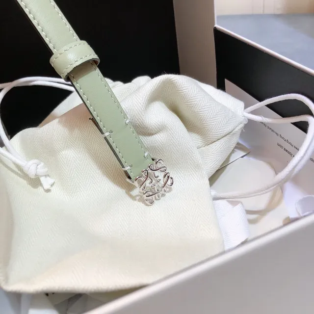 Loewe Anagram Belt cinturón de cuero de dos tonos verde menta 4