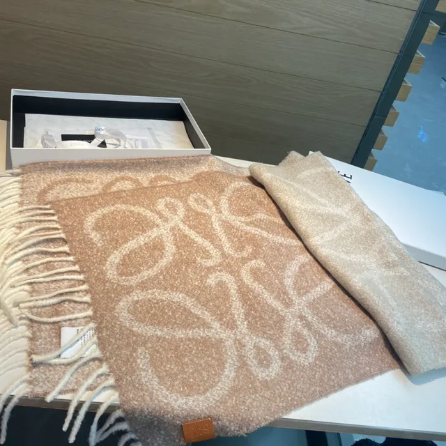 Loewe Cachecol de Caxemira Bege com Padrão Jacquard Tecido e Bordas com Franjas 9