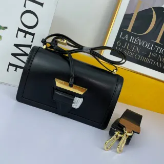 Loeve Gate Black Gold حقيبة جلدية هيكلية بأجهزة