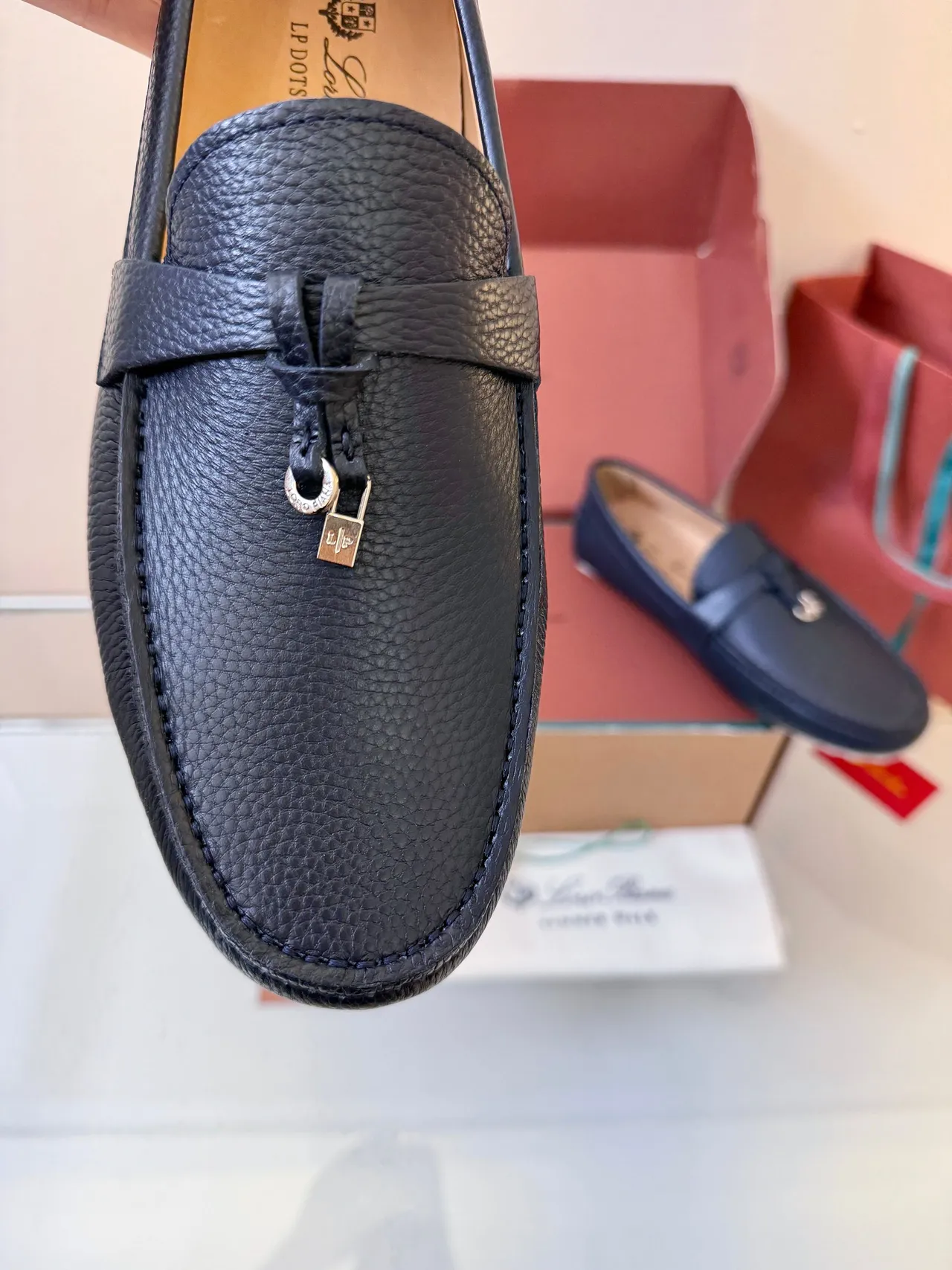 Loro Piana لوفر أسود أبيض جلد مقشف حزام مربوط 3