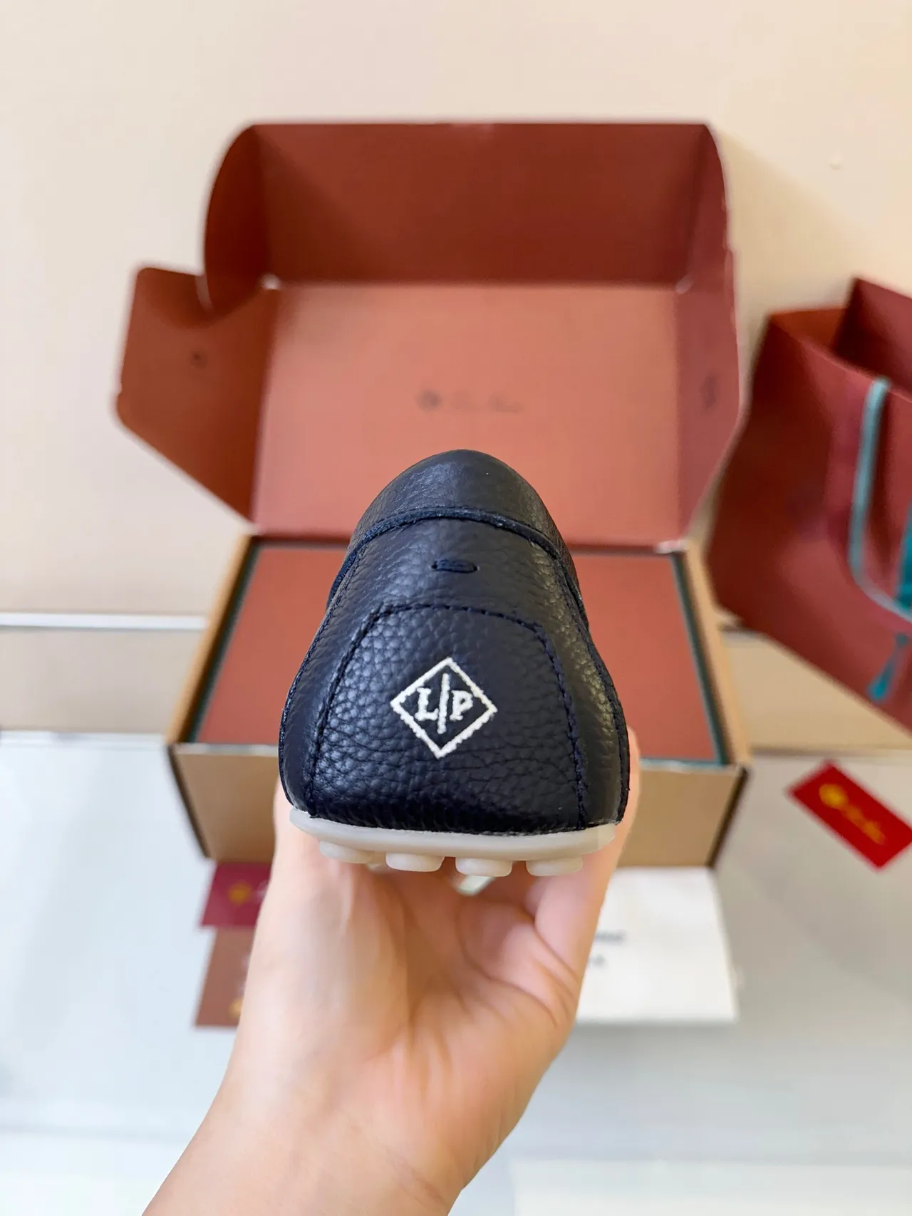 Loro Piana لوفر أسود أبيض جلد مقشف حزام مربوط 4