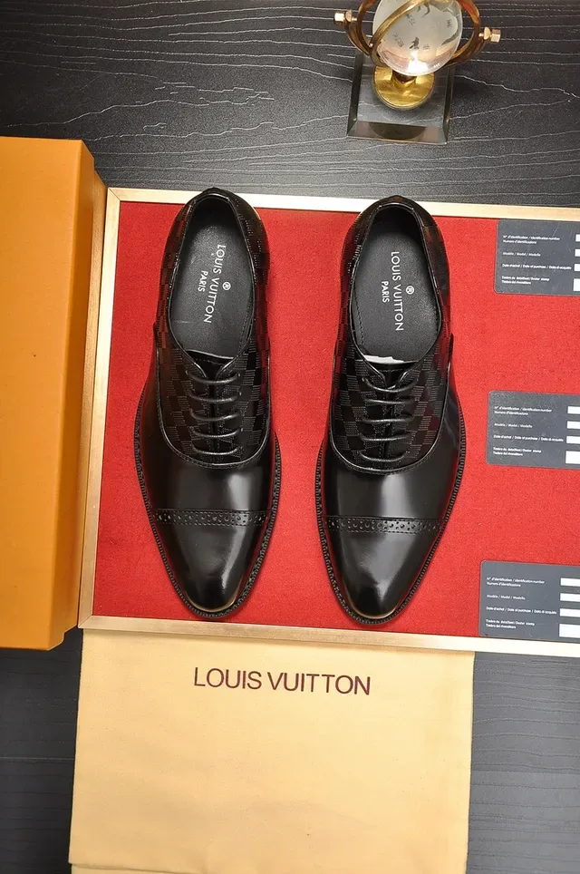 Sapatos Oxford Louis Vuitton Preto com Detalhes Brogue e Cap-Toe 5