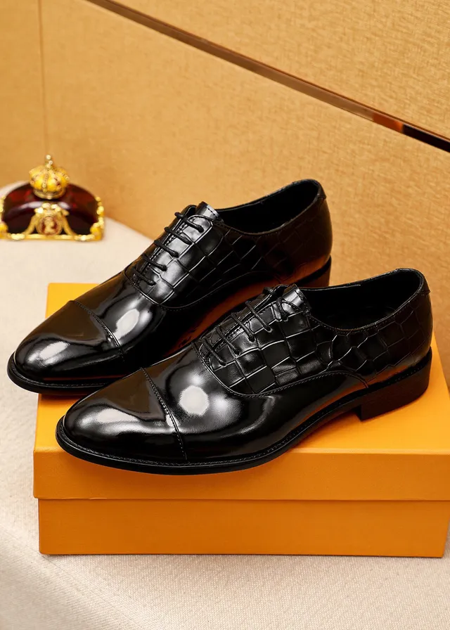 Louis Vuitton Chaussures Oxford en Cuir Patenté Embout Cap Noir 2