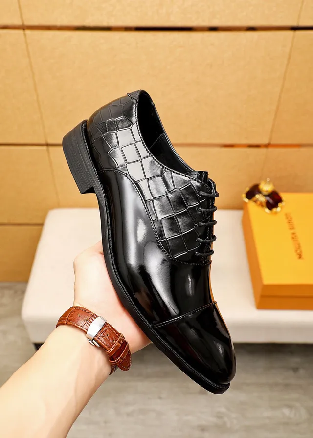 Louis Vuitton Chaussures Oxford en Cuir Patenté Embout Cap Noir 5
