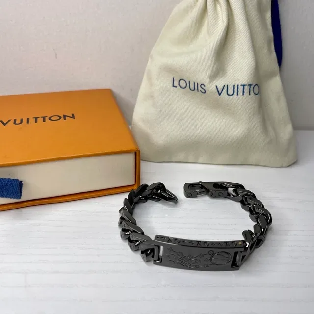 Louis Vuitton Black Curb Chain Engraved Plaque Bracelet 3