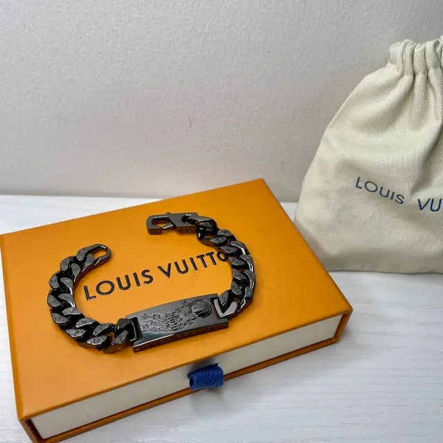 Louis Vuitton Black Curb Chain Engraved Plaque Bracelet 8