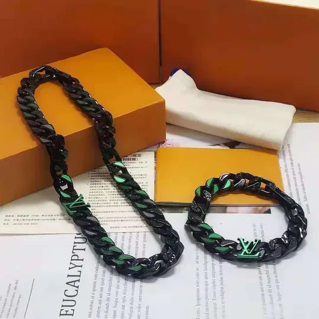 Louis Vuitton Black Green Chunky Curb-Link Chain Enamel Accents Necklace 2