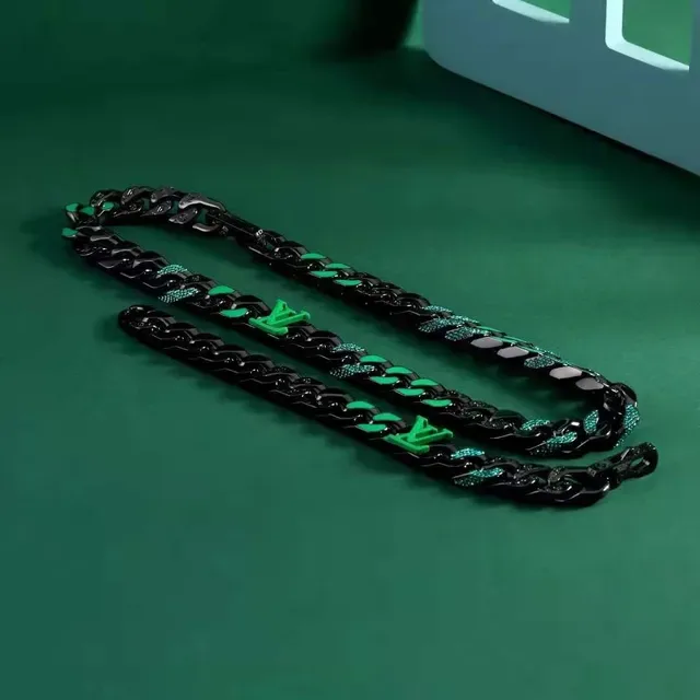 Louis Vuitton Black Green Chunky Curb-Link Chain Enamel Accents Necklace 4