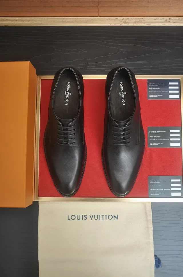Louis Vuitton Sapatos Oxford de Couro com Ponta de Tapa Preto 5