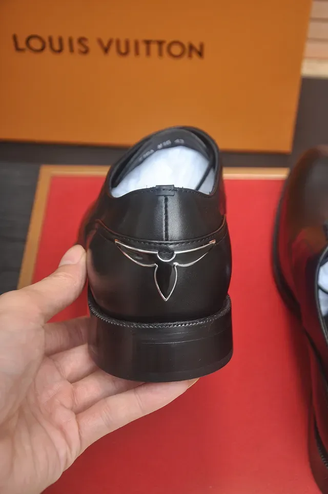 Louis Vuitton Chaussures Oxford en cuir noir à cap toe 2