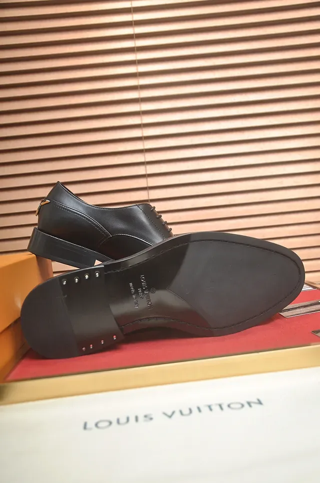 Louis Vuitton Chaussures Oxford en cuir noir à cap toe 3