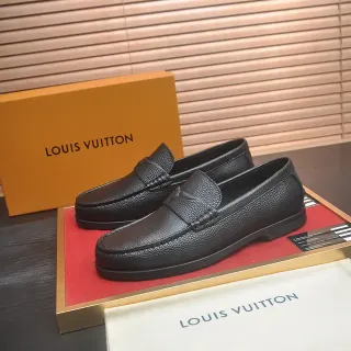 लुई विटन काला पेबल्ड चमड़ा Penny Strap लोअफर