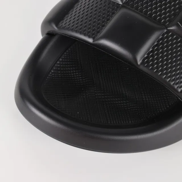 Louis Vuitton Black Quilted Checkerboard Strap Embossed Logo Slippers 5