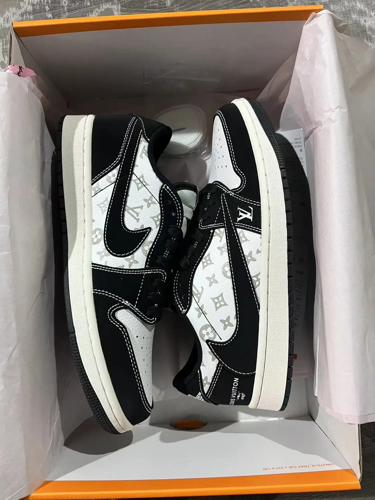 Louis Vuitton Black White Monogram-Printed Panels Contrast Lifestyle Sneakers 9