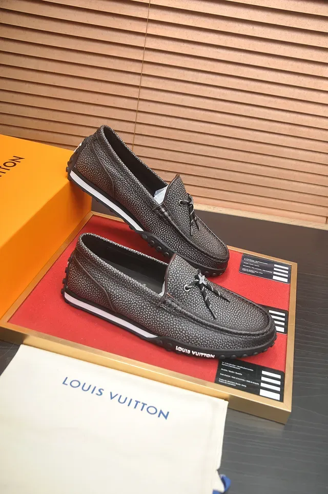 Louis Vuitton Black White Shagreen-Textured Leather Moc-Toe Construction Loafer 4