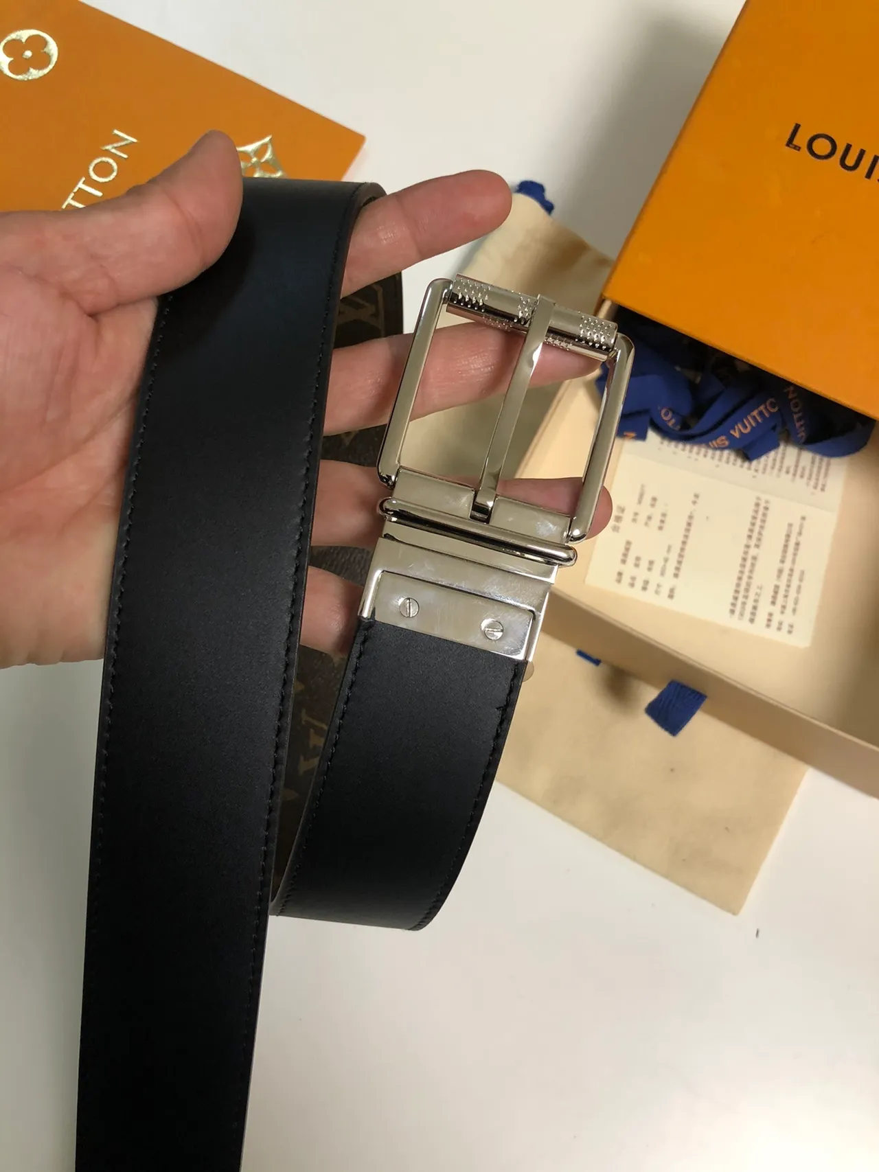 Louis Vuitton حزام جلد بني ذهبي مطبوع كانفاس قابل للعكس إبزة لون فضي 3