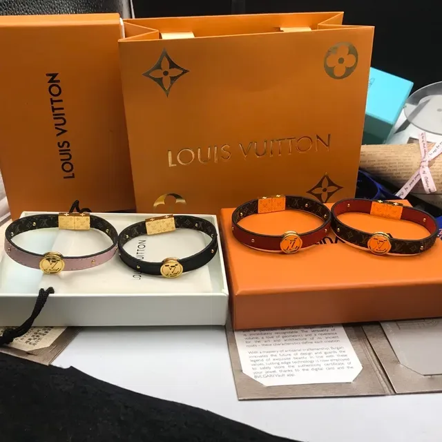 Louis Vuitton Bordeaux Or Bicolore Cuir Monogramme Toile Intérieur Bracelet 4
