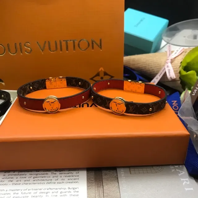 Louis Vuitton Bordeaux Or Bicolore Cuir Monogramme Toile Intérieur Bracelet 5
