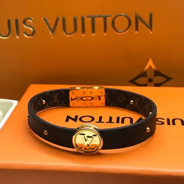 Louis Vuitton Bordeaux Or Bicolore Cuir Monogramme Toile Intérieur Bracelet 7