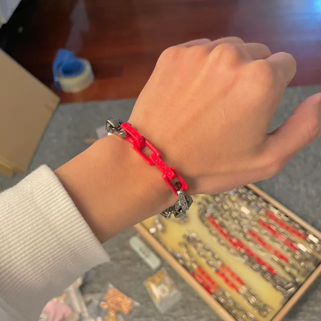 Louis Vuitton Chain Bracelet Silver and Red Resin Bracelet 6