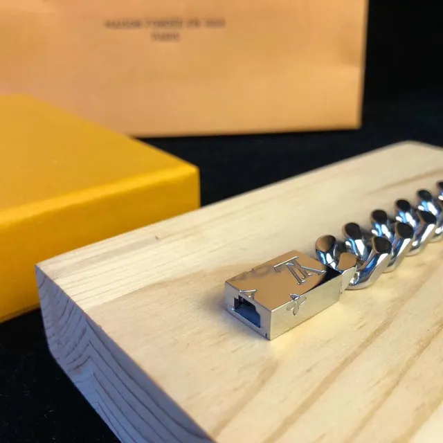 Louis Vuitton Chaîne Argent Bleu Épais Curb Détail Plaque Émaillée Bracelet 4