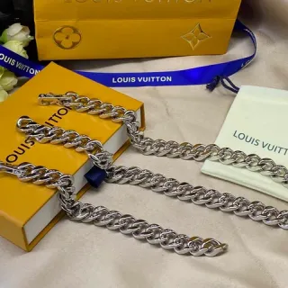 Louis Vuitton pulsera de cadena chunky curb-link tono plateado