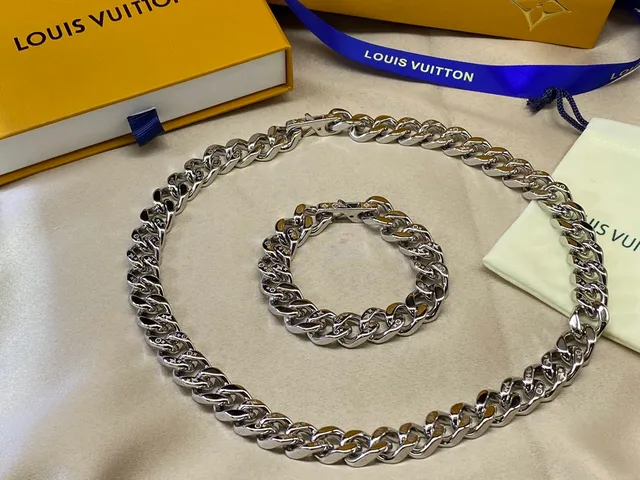 Louis Vuitton Chunky Curb-Link Silver-Tone Chain Bracelet 3