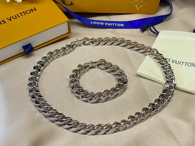 Louis Vuitton Chunky Curb-Link Silver-Tone Chain Bracelet 5