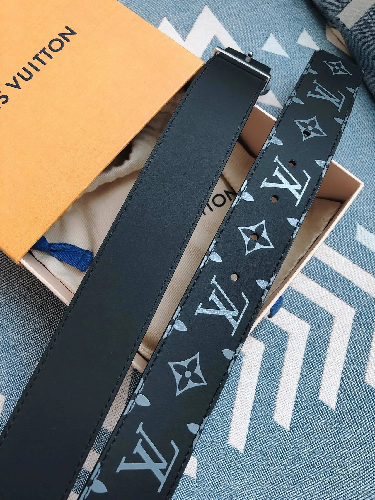 Louis Vuitton Circle LV Belt Dark Gray Monogram Leather Belt 3