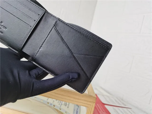 Louis Vuitton Embossed Monogram Cuir Granulé Noir Portefeuille Court 3