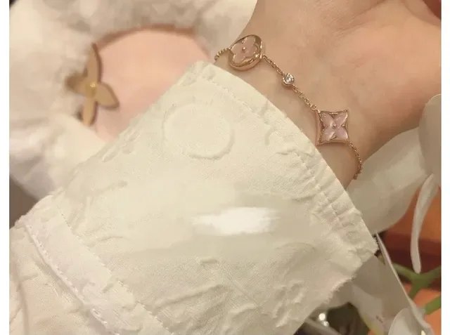 Louis Vuitton Five Flowers Gold-Tone Enamel Charm Bracelets 3