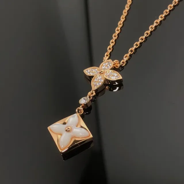 Louis Vuitton Floral Pendant Gold-Tone Necklace 3