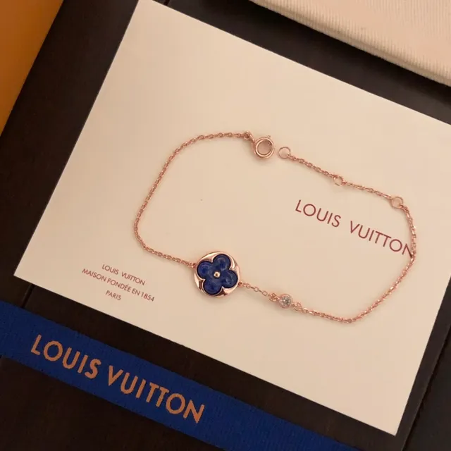 Louis Vuitton Flower and Monogram Disc Silver Necklace 2