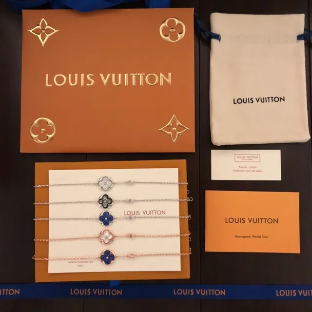 Louis Vuitton Flower and Monogram Disc Silver Necklace 7