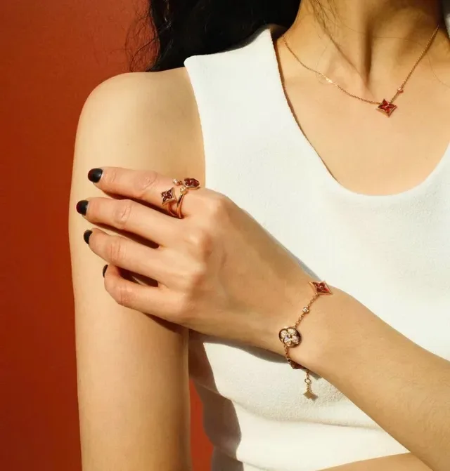 Louis Vuitton Flower Gold Red Chain Enamel Quatrefoil Charms Bracelet 9