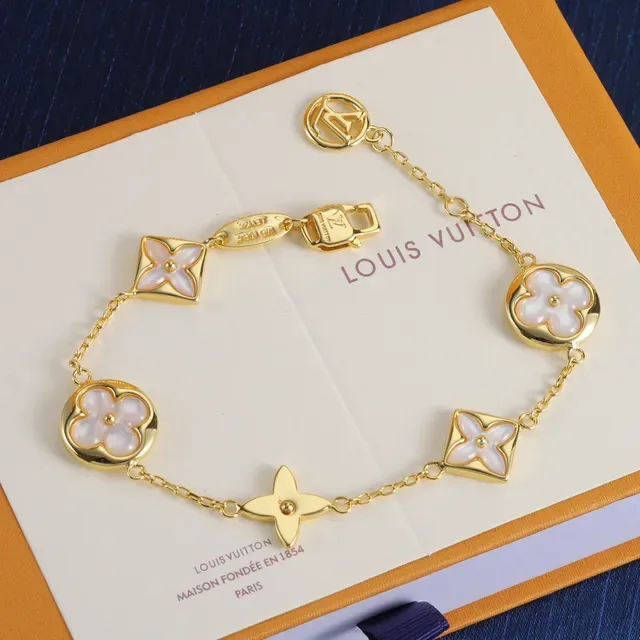 Louis Vuitton Flower Gold White Chain Mother-of-Pearl Floral Charms Necklace 6